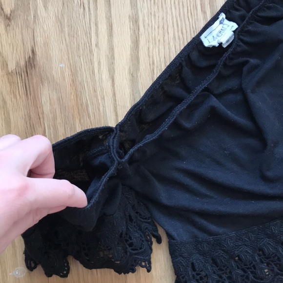 Off The Shoulder Cropped Top - Picture 3 of 5